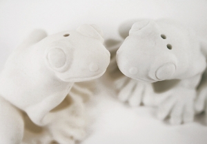 Frog Unpainted Cruet Set